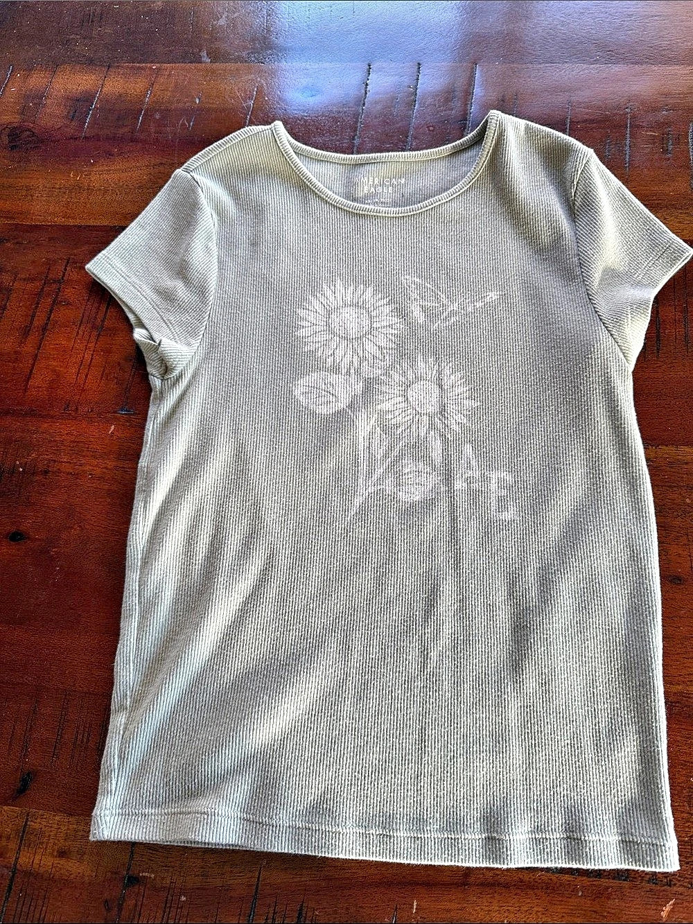 American Eagle Olive Green Sunflower Tee with Butterfly Graphic Butterfly Tee XS